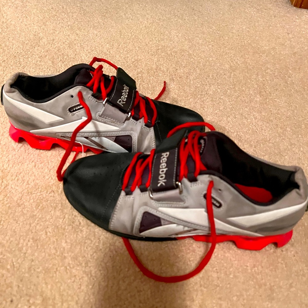 Women’s Reebok lifters size 9